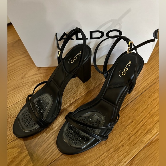 Pillow Walk Heels - Picture 4 of 6